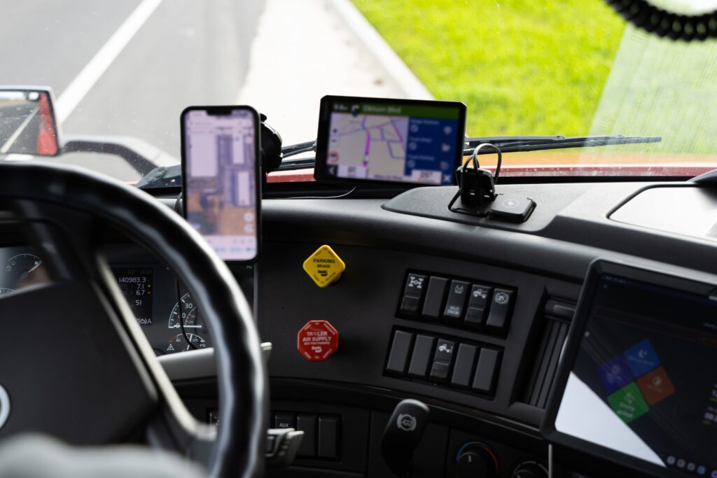 How GPS Fleet Tracking Works 2026: Technology, Accuracy & Setup Guide